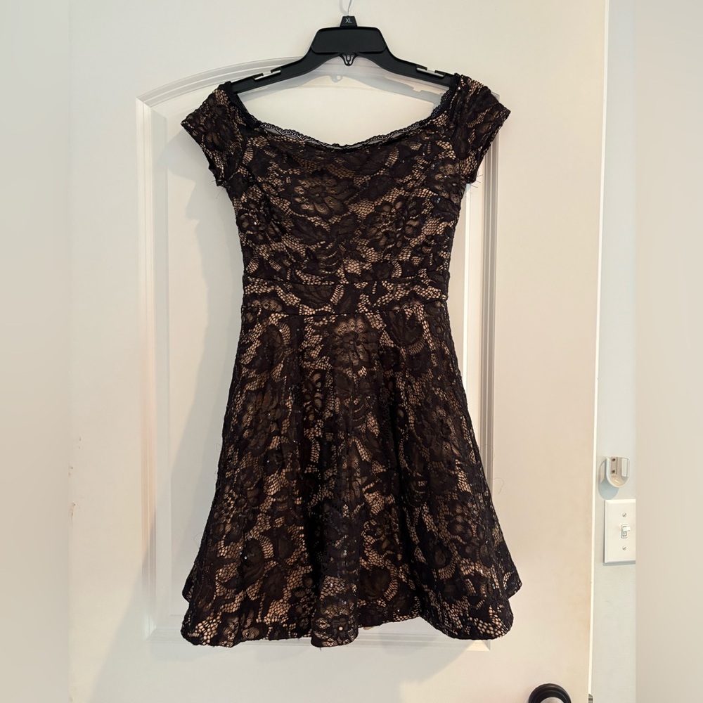 B. Darlin juniors Black Lace Dress
